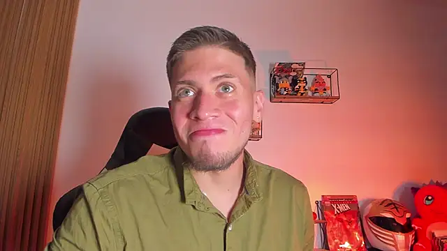 Snapshot of SebastianMaximoff_ chatting on February 14, 8:53 pm SebastianMaximoff online show from February 14, 8:53 pm