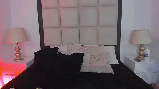 SussyFox online show from March 3, 1:51 pm