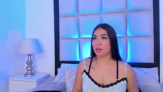 Snapshot of SussyFox chatting on February 13, 12:27 pm SussyFox online show from February 13, 12:27 pm