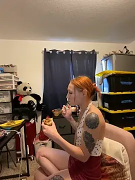 ThornsandHoney online show from May 16, 9:58 pm