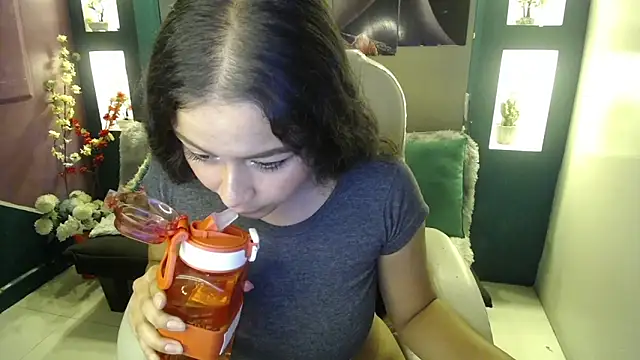 gygy fox 09 online show from April 10, 9:44 pm