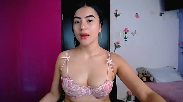 Snapshot of charlotte_petit_ chatting on February 26, 4:07 pm charlotte petit online show from February 26, 4:07 pm