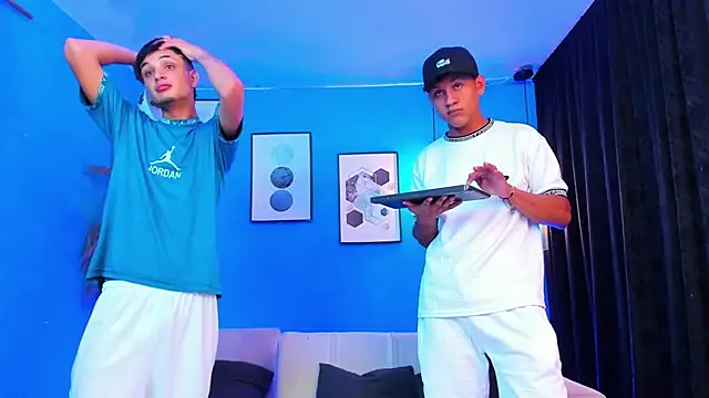 Snapshot of KingOfHeavens_2 chatting on February 21, 3:30 am KingOfHeavens 2 online show from February 21, 3:30 am