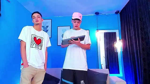 Snapshot of KingOfHeavens_2 chatting on February 17, 10:51 pm KingOfHeavens 2 online show from February 17, 10:51 pm