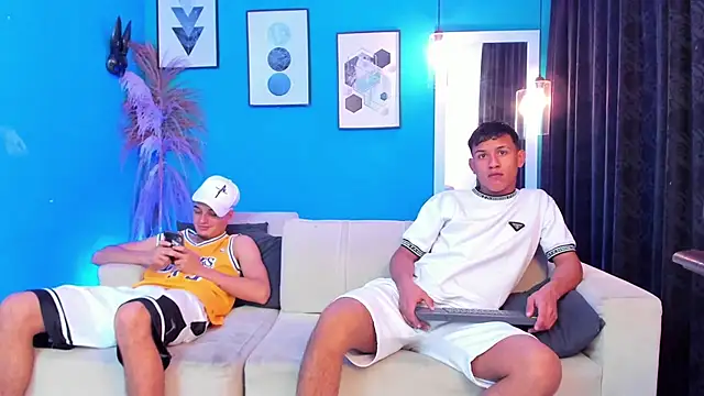 Snapshot of KingOfHeavens_2 chatting on February 25, 8:52 pm KingOfHeavens 2 online show from February 25, 8:52 pm