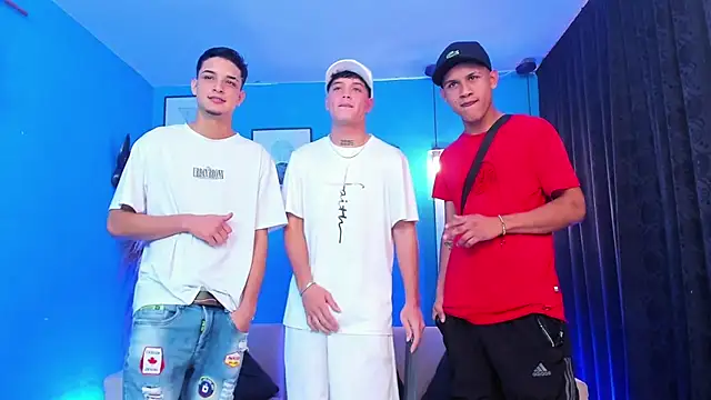 Snapshot of KingOfHeavens_2 chatting on February 21, 8:22 pm KingOfHeavens 2 online show from February 21, 8:22 pm