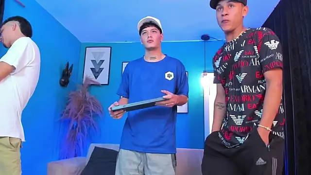 Snapshot of KingOfHeavens_2 chatting on March 2, 9:33 pm KingOfHeavens 2 online show from March 2, 9:33 pm