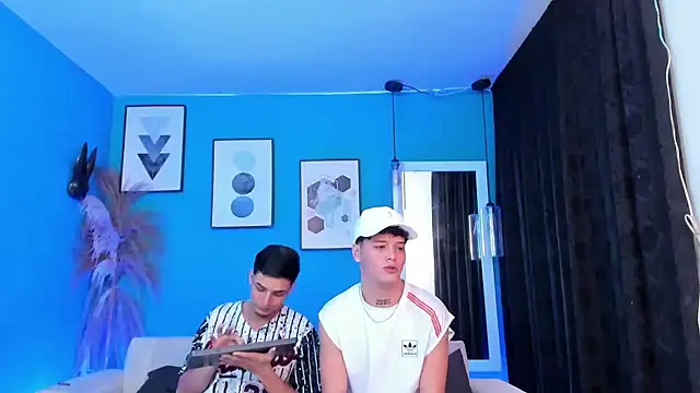 Snapshot of KingOfHeavens_2 chatting on February 24, 7:59 pm KingOfHeavens 2 online show from February 24, 7:59 pm