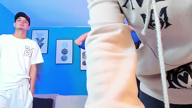 Snapshot of KingOfHeavens_2 chatting on February 23, 8:20 pm KingOfHeavens 2 online show from February 23, 8:20 pm