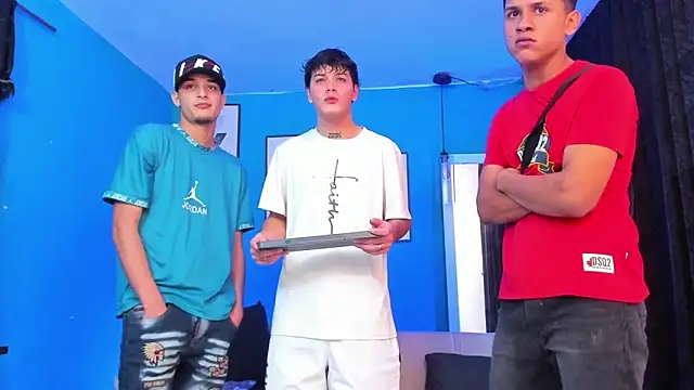 Snapshot of KingOfHeavens_2 chatting on February 15, 8:52 pm KingOfHeavens 2 online show from February 15, 8:52 pm