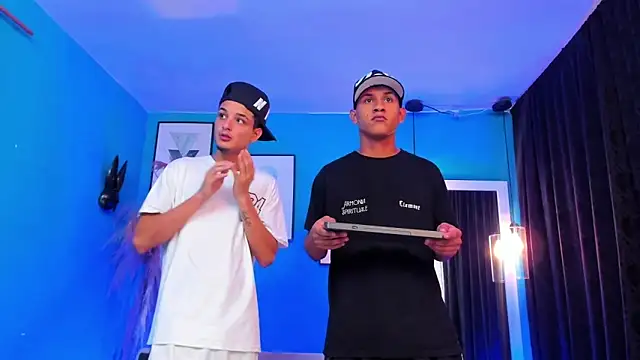 Snapshot of KingOfHeavens_2 chatting on February 7, 10:51 pm KingOfHeavens 2 online show from February 7, 10:51 pm