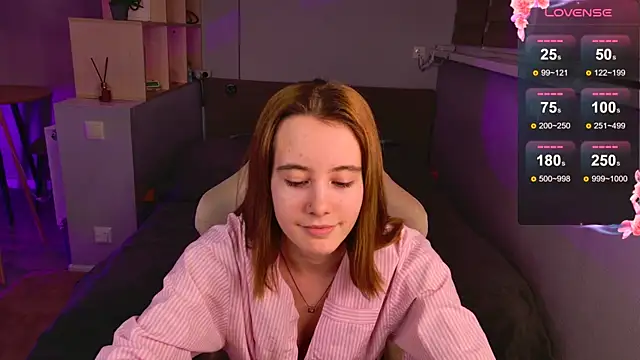 Caeliaa online show from February 14, 6:30 pm