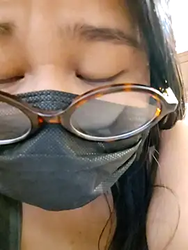 mini27mimi online show from May 1, 9:36 am