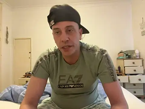 malcolm2334 online show from May 24, 5:35 pm