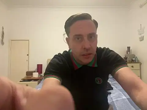 malcolm2334 online show from April 8, 6:53 pm
