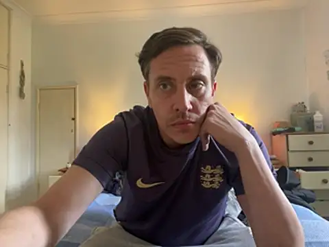 malcolm2334 online show from May 17, 1:22 pm