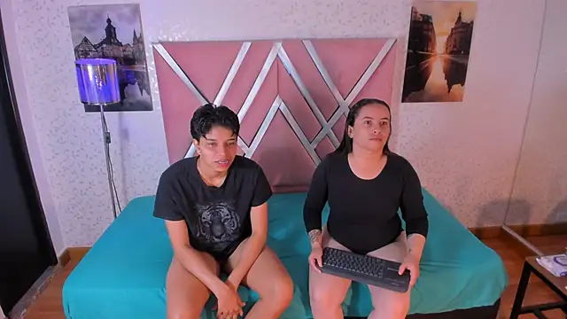 natasha and zoe online show from February 26, 11:43 am