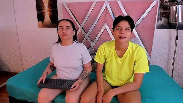 natasha and zoe online show from March 1, 11:21 am