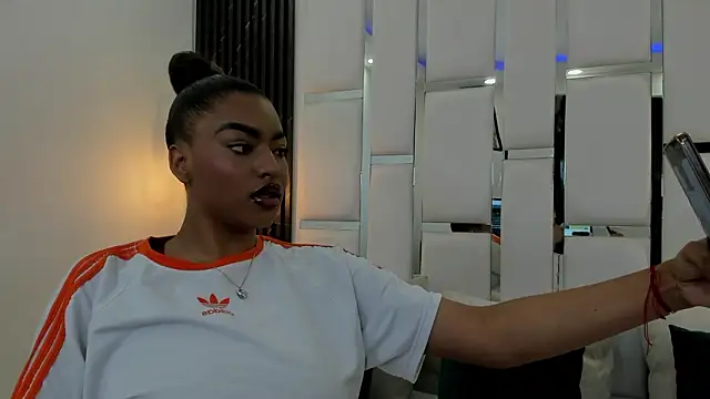  luna rossee  online show from March 2, 9:44 pm