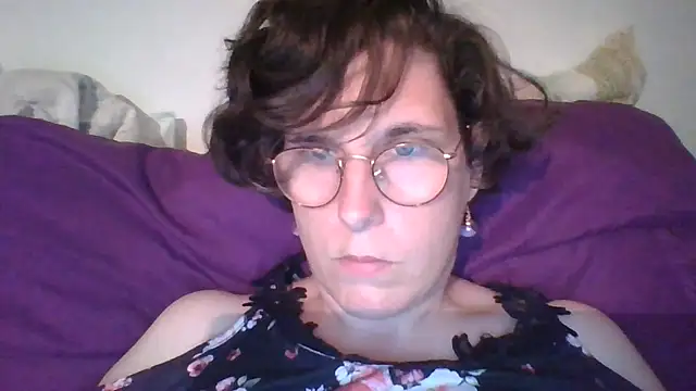OIseauNoir88 online show from May 8, 7:28 pm