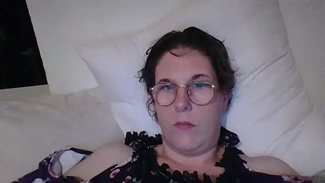 OIseauNoir88 online show from April 21, 7:53 pm
