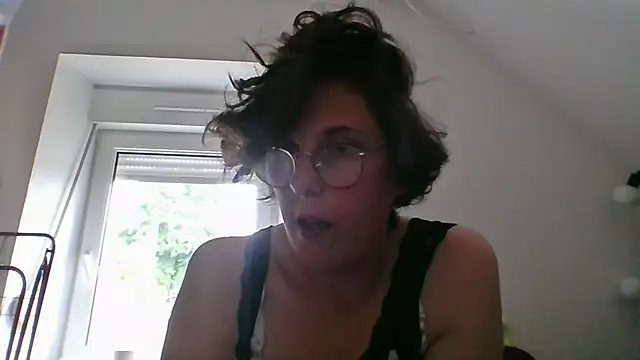 OIseauNoir88 online show from May 15, 2:59 pm
