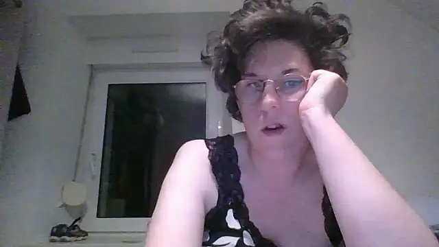 OIseauNoir88 online show from March 31, 7:27 pm