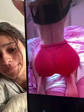 Snapshot of madison90 chatting on February 5, 9:43 pm madison90 online show from February 5, 9:43 pm