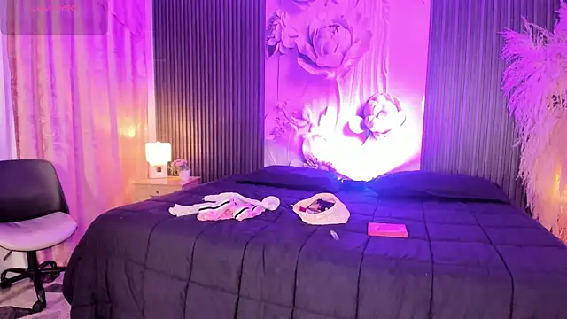 JazminRusso  online show from April 24, 4:58 am