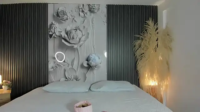 JazminRusso  online show from April 7, 4:58 am