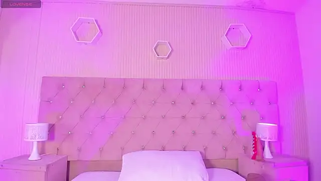 JazminRusso  online show from February 18, 4:10 am