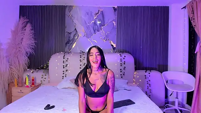 JazminRusso  online show from April 5, 5:14 am