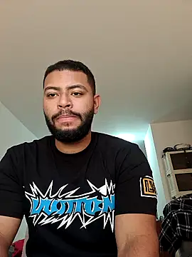 Snapshot of KLEYTON33 chatting on February 4, 9:54 pm KLEYTON33 online show from February 4, 9:54 pm