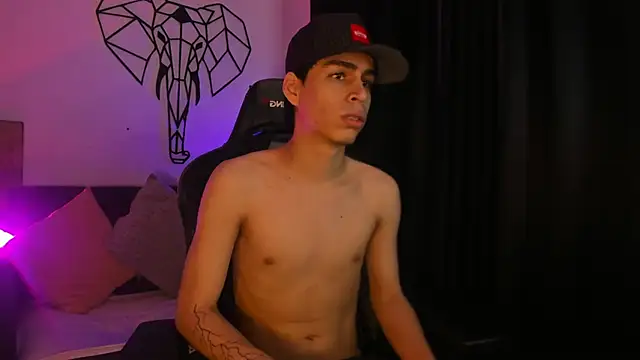 Snapshot of juan_posada chatting on February 1, 1:31 pm juan posada online show from February 1, 1:31 pm