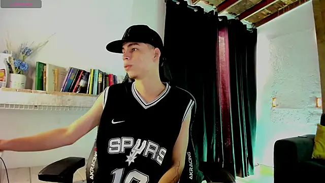 Snapshot of juan_posada chatting on February 17, 5:54 pm juan posada online show from February 17, 5:54 pm