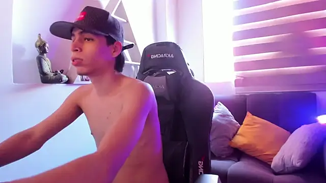 Snapshot of juan_posada chatting on February 7, 8:17 pm juan posada online show from February 7, 8:17 pm