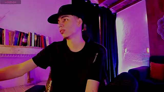 Snapshot of juan_posada chatting on February 16, 5:11 pm juan posada online show from February 16, 5:11 pm