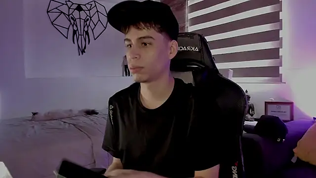 Snapshot of juan_posada chatting on February 10, 5:56 pm juan posada online show from February 10, 5:56 pm