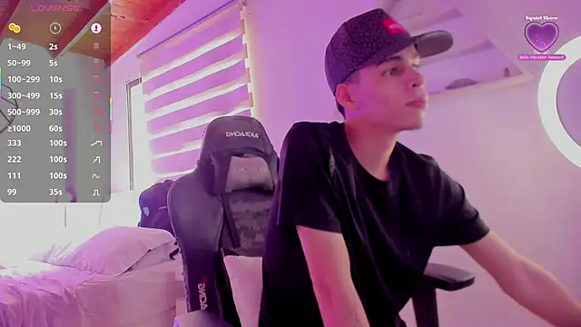 Snapshot of juan_posada chatting on February 22, 5:25 pm juan posada online show from February 22, 5:25 pm