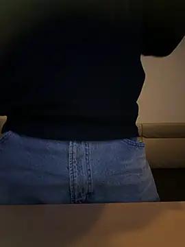 Snapshot of yuuuuusuke00 chatting on February 2, 1:04 am yuuuuusuke00 online show from February 2, 1:04 am