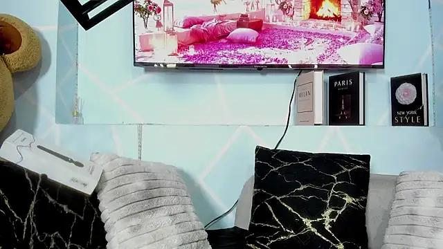 amy noa online show from April 23, 1:01 am