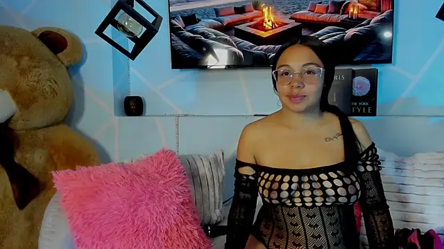 amy noa online show from March 12, 1:00 am