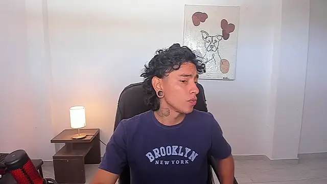 Snapshot of paisa_hotx chatting on February 12, 2:39 pm paisa hotx online show from February 12, 2:39 pm