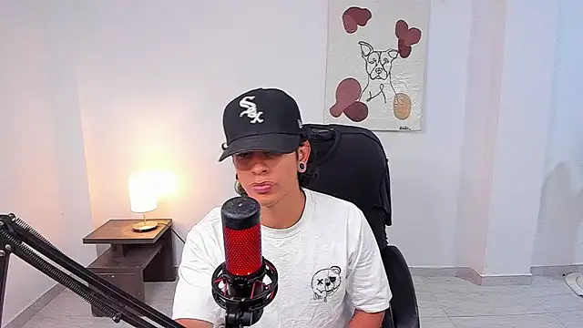 Snapshot of paisa_hotx chatting on February 3, 1:16 am paisa hotx online show from February 3, 1:16 am