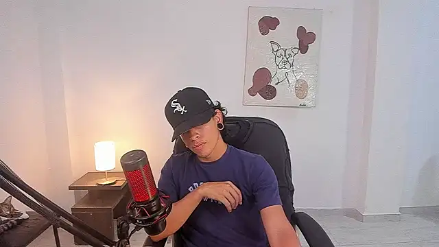 Snapshot of paisa_hotx chatting on February 12, 12:43 am paisa hotx online show from February 12, 12:43 am