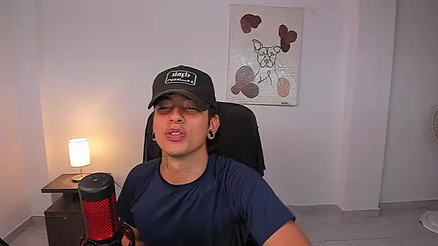 Snapshot of paisa_hotx chatting on February 4, 10:49 pm paisa hotx online show from February 4, 10:49 pm