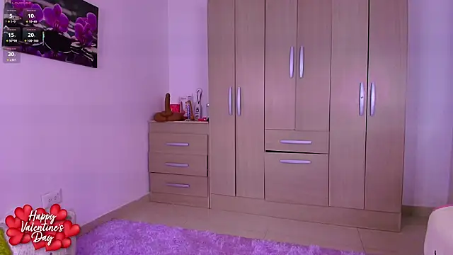 Snapshot of im_natalia chatting on February 14, 10:48 am im natalia online show from February 14, 10:48 am