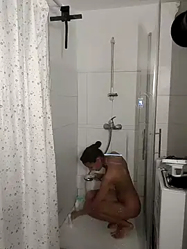 YaraEstelle online show from March 31, 5:48 pm