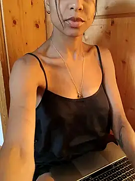 Snapshot of YaraEstelle chatting on May 23, 5:12 pm YaraEstelle online show from May 23, 5:12 pm