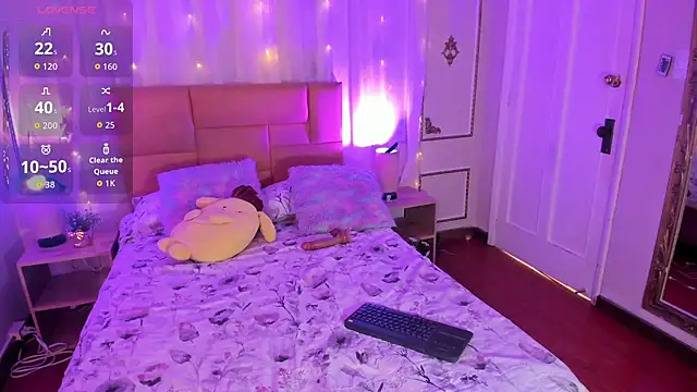 LiaLovet online show from April 3, 1:06 pm